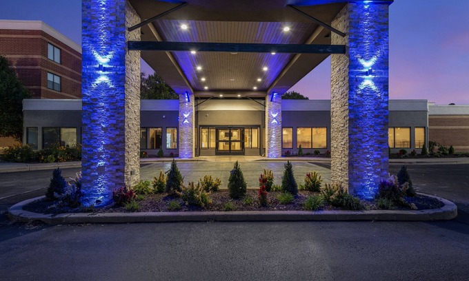 Naperville Hotel | Holiday Inn Express Naperville by IHG