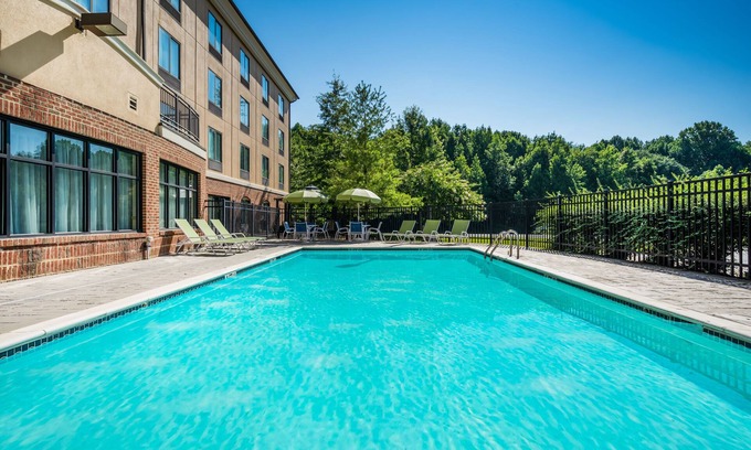 North East Hotel | Holiday Inn Express North East by IHG