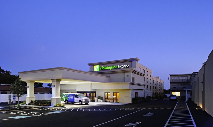 Essington Hotel | Holiday Inn Express Philadelphia Airport by IHG