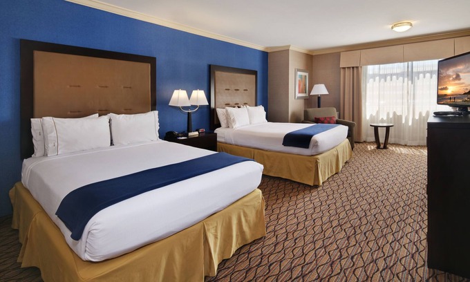 Port Hueneme Hotel | Holiday Inn Express Port Hueneme by IHG