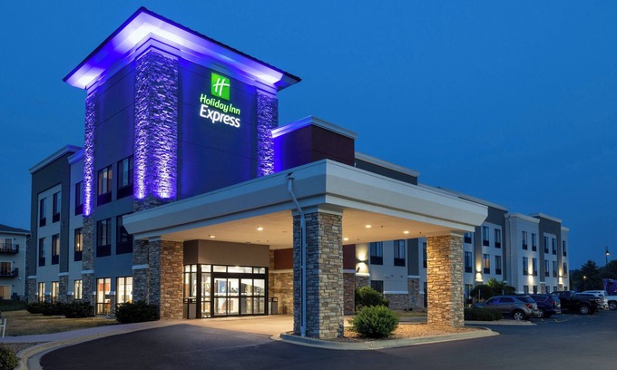 Rochester Hotel | Holiday Inn Express Rochester South - Mayo Area by IHG