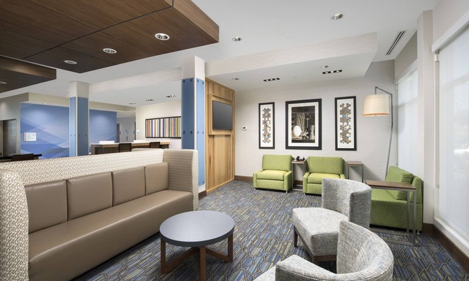 North San Antonio - SAT Hotel | Holiday Inn Express & Suites San Antonio North - Windcrest by IHG