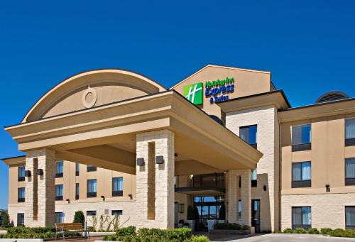 Wichita Falls Hotel | Holiday Inn Express & Suites Wichita Falls by IHG