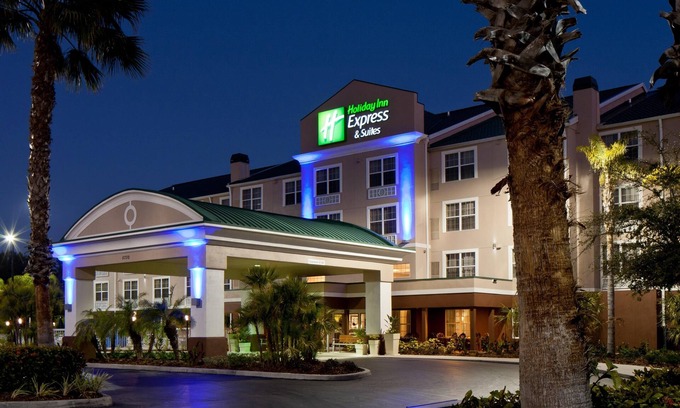 Sarasota Hotel | Holiday Inn Express Sarasota East - I-75 by IHG