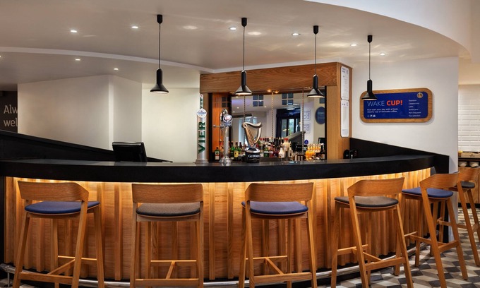 Bothwell Hotel | Holiday Inn Express Strathclyde Park M74 JCT 5 by IHG