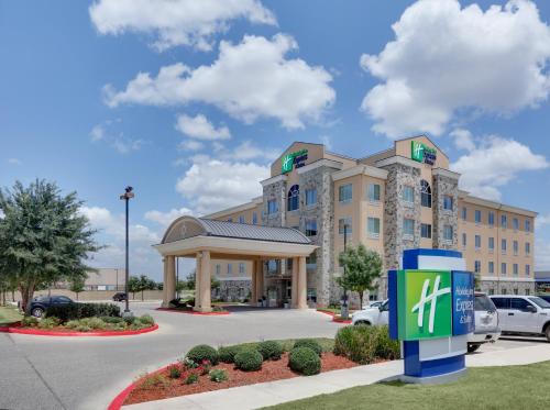 Brooks City Base Hotel | Holiday Inn Express & Suites San Antonio Brooks City Base by IHG