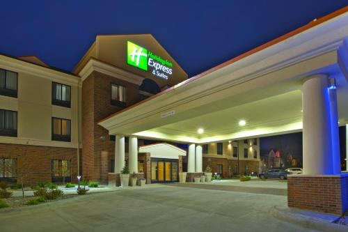 Springfield Hotel | Holiday Inn Express & Suites Springfield by IHG