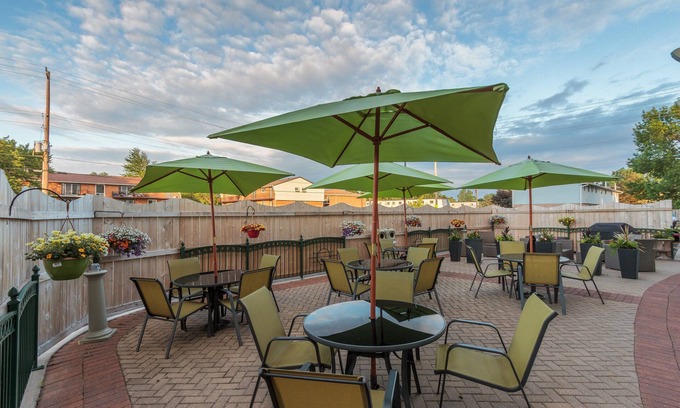 Cannifton Hotel | Holiday Inn Express & Suites Belleville by IHG