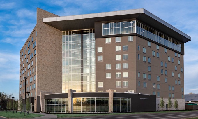 Saskatoon Hotel | Holiday Inn Express & Suites Saskatoon East - University by IHG