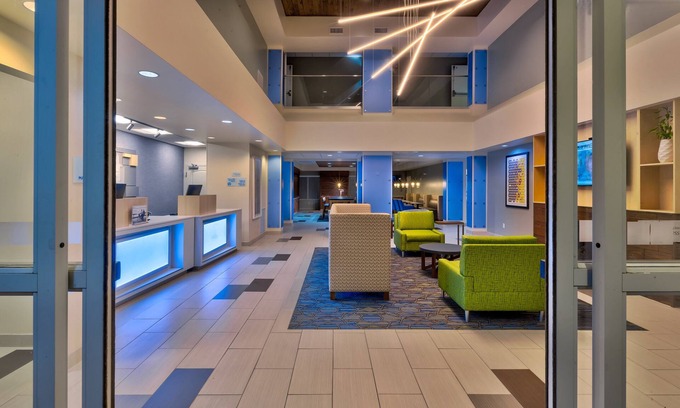 Effingham Hotel | Holiday Inn Express & Suites Effingham by IHG