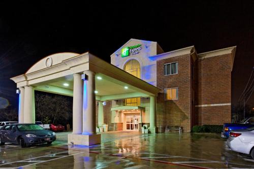 Southside Hotel | Holiday Inn Express & Suites San Antonio South by IHG