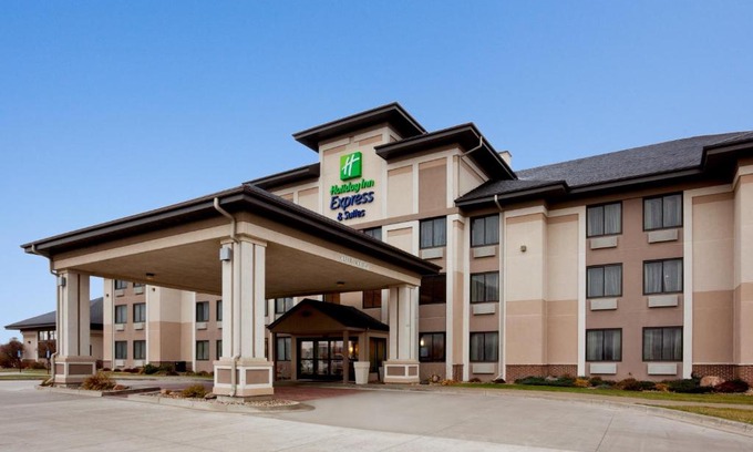 Worthington Hotel | Holiday Inn Express & Suites - Worthington by IHG