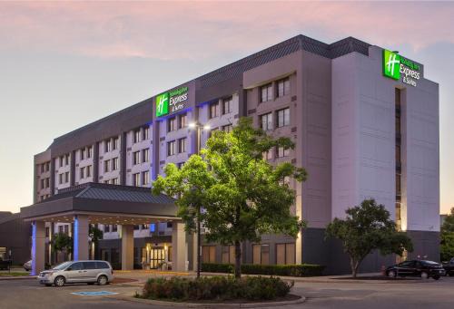 Sheridan Hotel | Holiday Inn Express & Suites Mississauga-Toronto Southwest by IHG