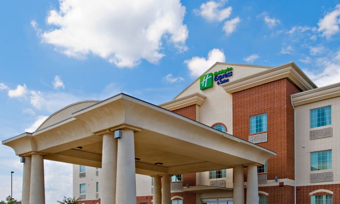 Levelland Hotel | Holiday Inn Express & Suites Levelland by IHG