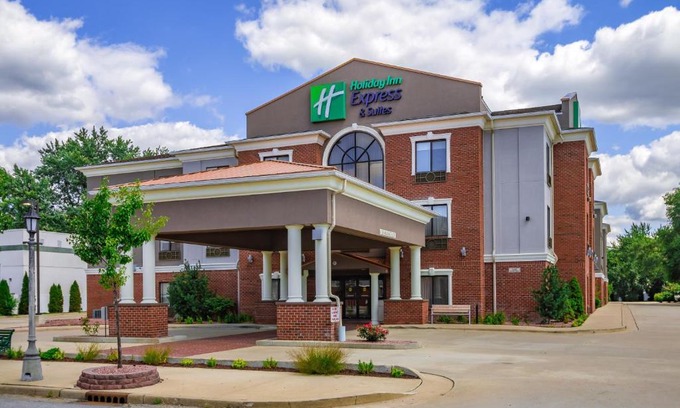 Roseland Hotel | Holiday Inn Express & Suites - South Bend - Notre Dame Univ.