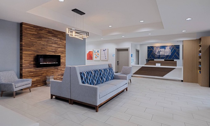 Lakeland Hotel | Holiday Inn Express & Suites Lakeland North - I-4 by IHG