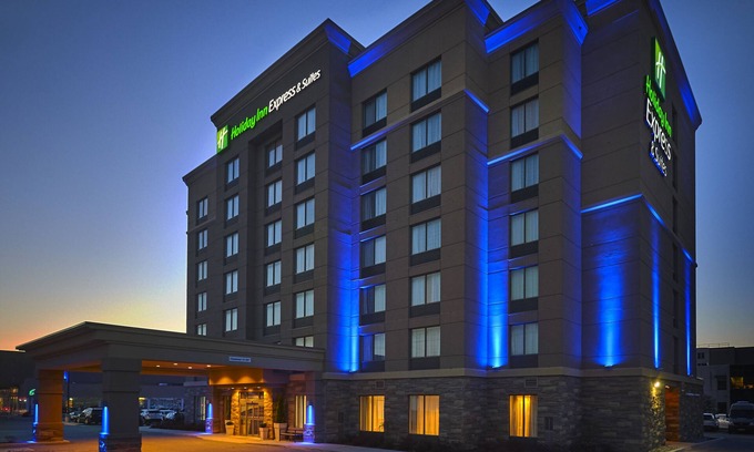 Timmins Hotel | Holiday Inn Express & Suites Timmins by IHG