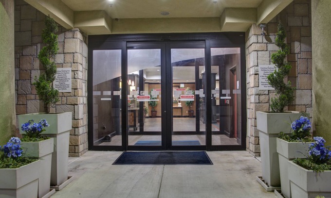 Paris Hotel | Holiday Inn Express & Suites Paris, Texas by IHG