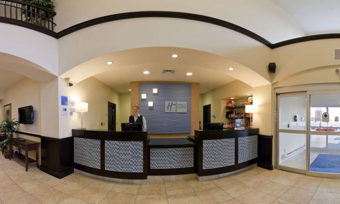 Pekin Hotel | Holiday Inn Express & Suites Pekin (Peoria Area) by IHG