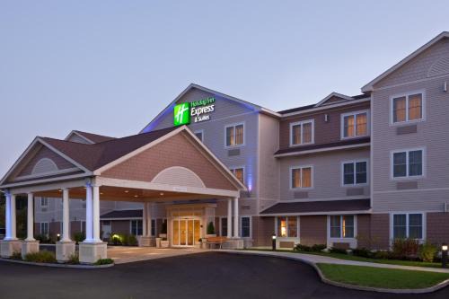 Tilton Hotel | Holiday Inn Express & Suites Tilton by IHG