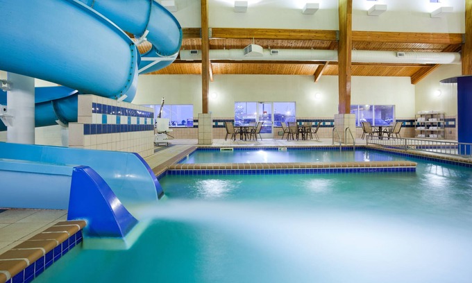 Aberdeen Hotel | Holiday Inn Express & Suites Aberdeen by IHG