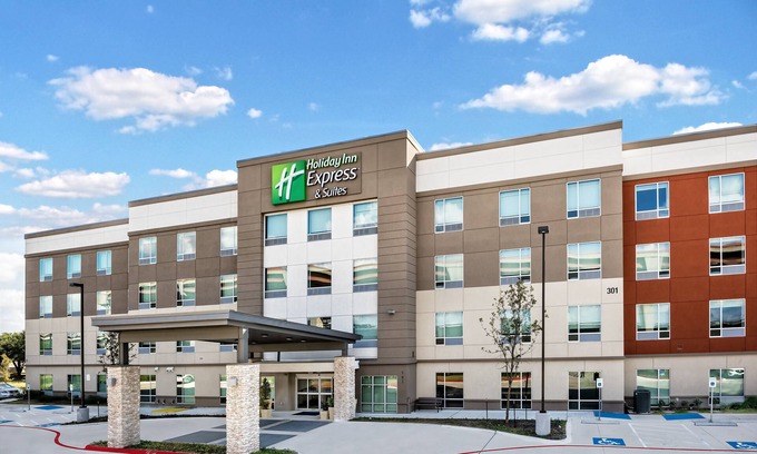 McNeil Hotel | Holiday Inn Express & Suites Round Rock - Austin N by IHG