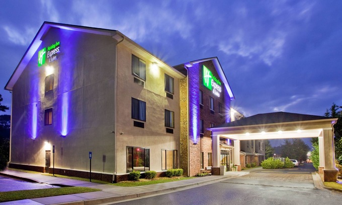 Buford Hotel | Holiday Inn Express & Suites Buford NE - Lake Lanier by IHG