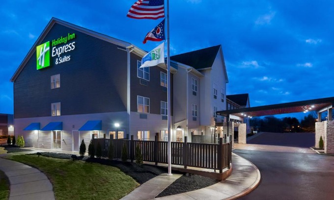 Summit Station Hotel | Holiday Inn Express & Suites - Columbus Airport East by IHG