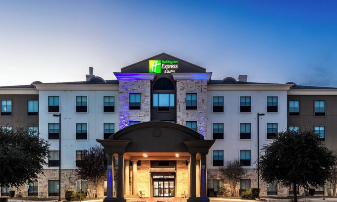 Amistad National Recreational Area Hotel | Holiday Inn Express & Suites Del Rio by IHG