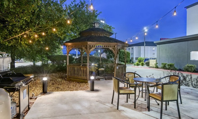 Longview Hotel | Holiday Inn Express & Suites Longview North by IHG