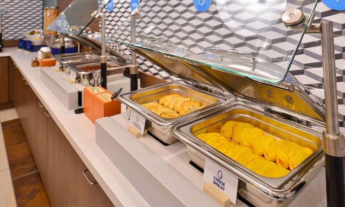 Tiffin Hotel | Holiday Inn Express Tiffin by IHG