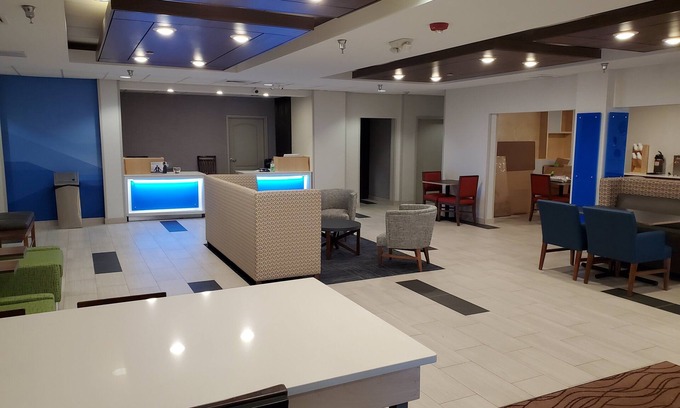 Junction City Hotel | Holiday Inn Express & Suites Junction City by IHG