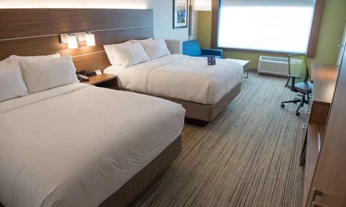 Merrillville Hotel | Holiday Inn Express & Suites Merrillville by IHG