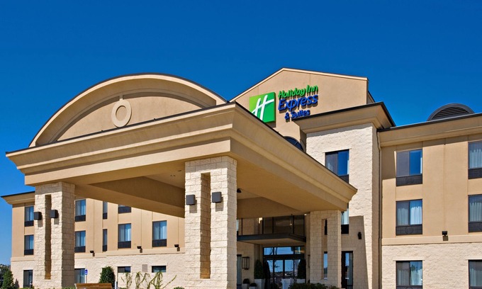 Wichita Falls Hotel | Holiday Inn Express & Suites Wichita Falls by IHG