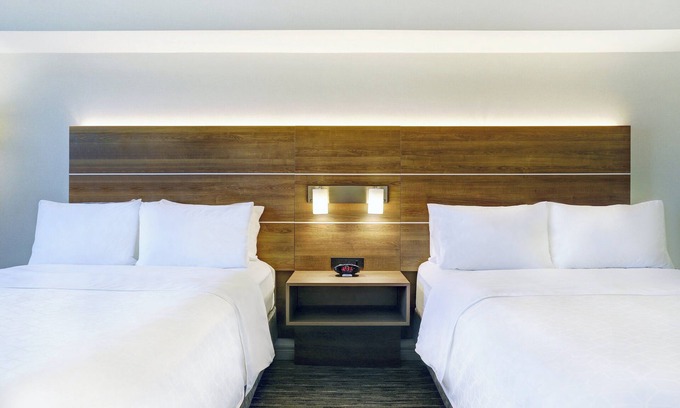 Whitby Hotel | Holiday Inn Express Whitby by IHG