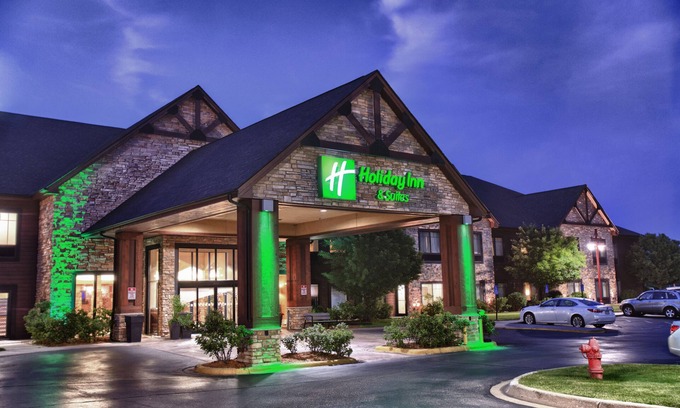 Lake Elmo Hotel | Holiday Inn Hotel & Suites St. Paul NE - Lake Elmo by IHG