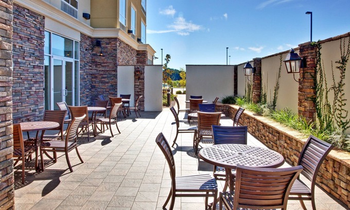 Pearl Hotel | Holiday Inn Jackson Southeast - Pearl by IHG