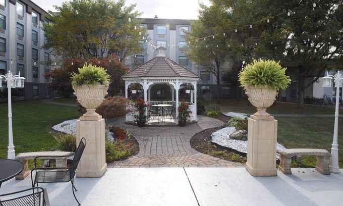 Piscataway Hotel | Holiday Inn Piscataway Somerset by IHG