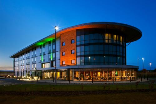 Amesbury Hotel | Holiday Inn Salisbury - Stonehenge by IHG