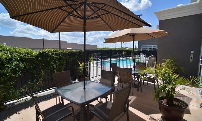 Wetmore Hotel | Holiday Inn San Antonio Northwest by IHG