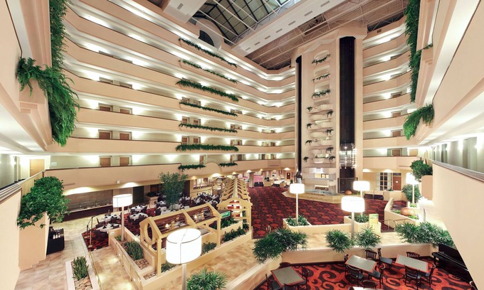 Springdale Hotel | Holiday Inn Springdale/Fayetteville Area by IHG