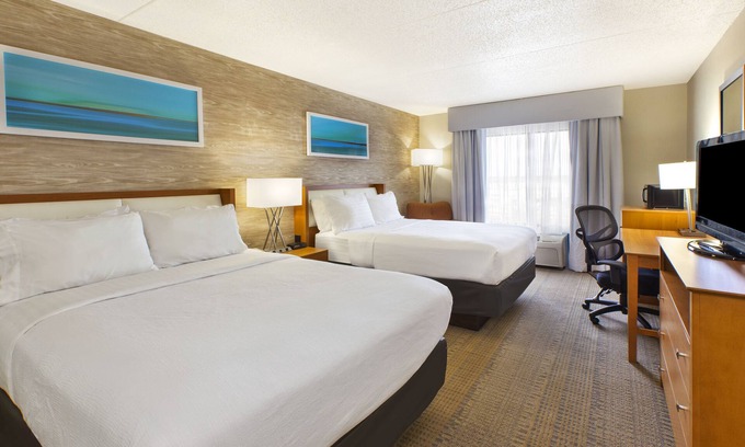 Bolingbrook Hotel | Holiday Inn & Suites Bolingbrook by IHG
