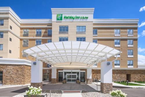 Troy Hotel | Holiday Inn & Suites Detroit - Troy by IHG
