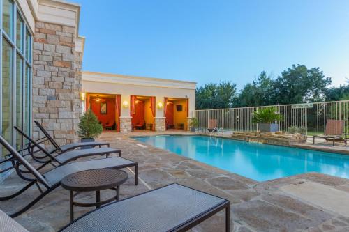 Temple Hotel | Holiday Inn Temple - Belton by IHG