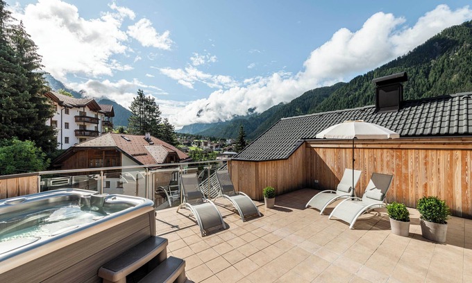 Mareo Apartment | Holiday Apartment "Set Residenz Bun Sté" with Mountain View, Whirlpool, Sauna & Balcony