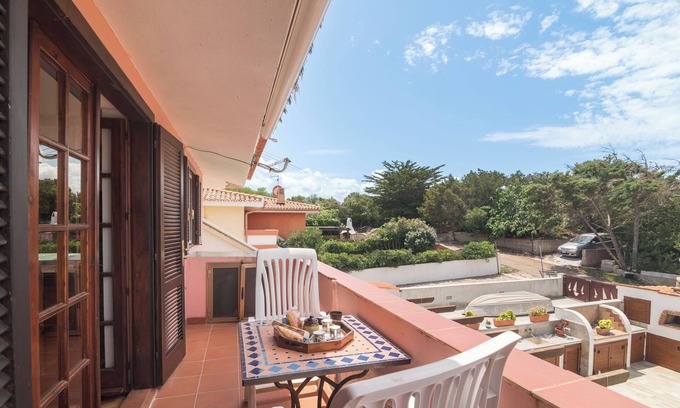 Santa Teresa di Gallura House | Holiday Home "Villetta sul Mare" with Sea View, Garden & Balcony