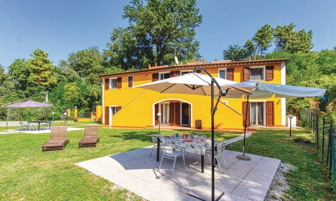Carrara House | Holiday Leonardo