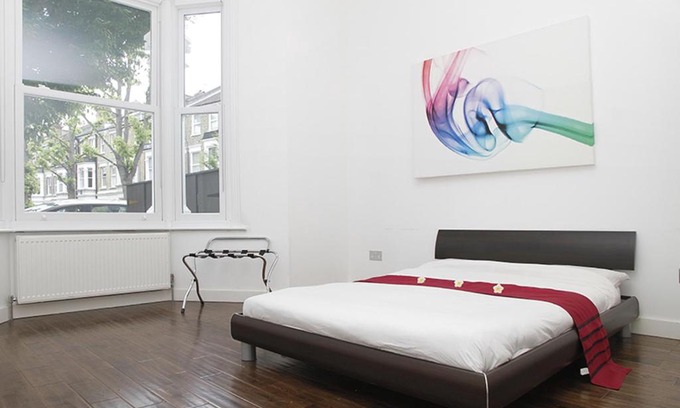 Hammersmith Broadway Apartment | Holiday Lets London - I2