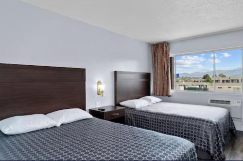 Wenatchee Hotel | Holiday Lodge
