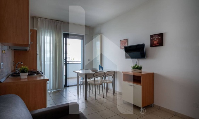 Pineto Apartment | Holiday Rendez Vous 24 -First floor apartment with side sea view